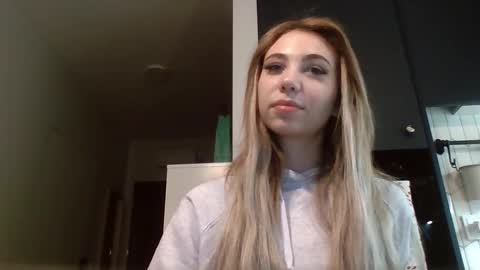 Lily online show from 12-22-25, 06:05