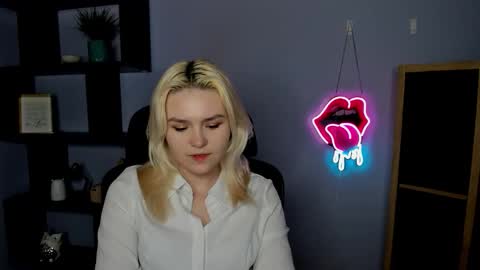 Lily online show from 03-02-26, 07:26