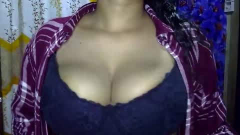 limaakter246618 online show from 11-05-25, 04:51