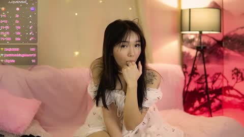 Lin Use menu to play with me  online show from 02-13-25, 09:17