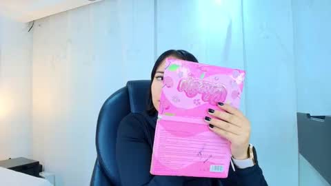  Lina Bedoya  online show from 11-29-25, 11:35