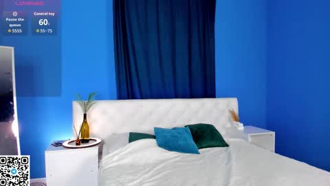 Snapshot of lina_blueeyed chatting on 10-15-25, 10:15 Lina blueeyed GMT3 1100-1700 Mon Wed Thu Sat Sun online show from 10-15-25, 10:15