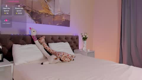 Snapshot of lina_blueeyed chatting on 11-20-25, 09:20 Lina blueeyed GMT3 1100-1700 Mon Wed Thu Sat Sun online show from 11-20-25, 09:20