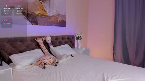 Snapshot of lina_blueeyed chatting on 11-22-25, 09:19 Lina blueeyed GMT3 1100-1700 Mon Wed Thu Sat Sun online show from 11-22-25, 09:19