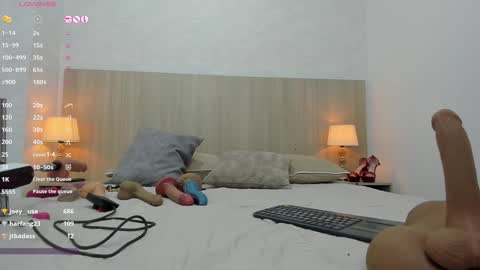 Snapshot of lina_garcia chatting on 02-07-25, 02:26 online show from 02-07-25, 02:26