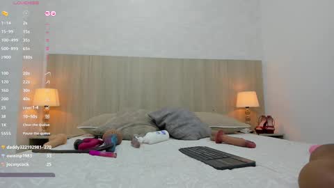 Snapshot of lina_garcia chatting on 02-13-25, 02:42 online show from 02-13-25, 02:42