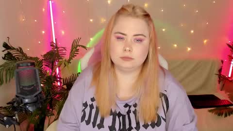 lina_linx online show from 01-14-25, 06:28