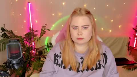 lina_linx online show from 01-14-25, 09:30
