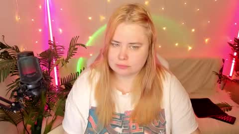 lina_linx online show from 01-20-25, 08:09