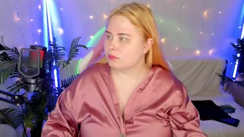 lina_linx online show from 01-20-25, 06:21