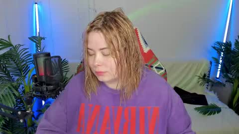 lina_linx online show from 02-14-25, 08:21