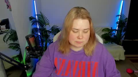 lina_linx online show from 02-19-25, 07:16