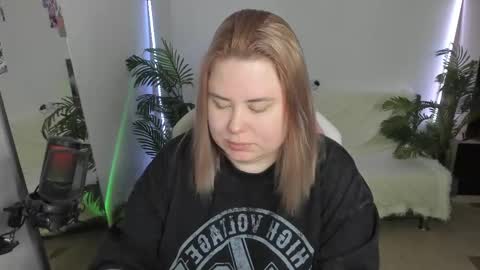 lina_linx online show from 03-01-25, 05:49
