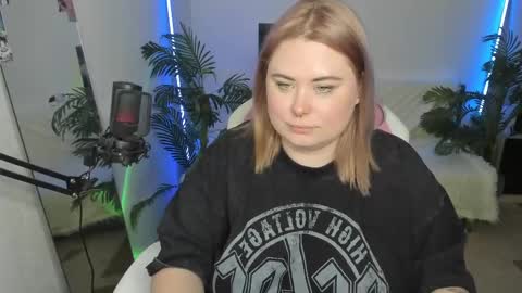 lina_linx online show from 03-02-25, 07:34