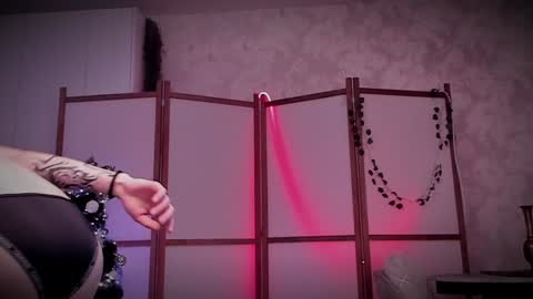 Lina -  online show from 12-20-24, 11:43