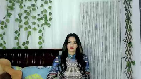 Snapshot of lina_paola chatting on 01-08-25, 11:09 paola online show from 01-08-25, 11:09