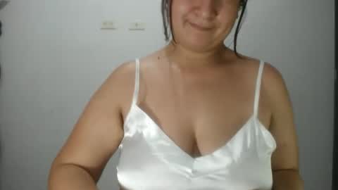 Snapshot of lina_playful chatting on 02-11-26, 04:17 iiisabella online show from 02-11-26, 04:17