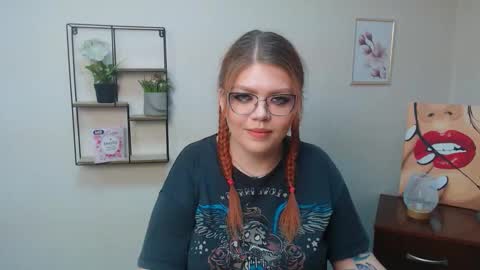 Snapshot of lina_ri chatting on 11-10-25, 08:52 lina_ri online show from 11-10-25, 08:52