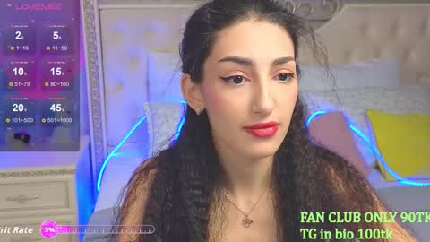 Lina Robbins  online show from 10-07-25, 04:20