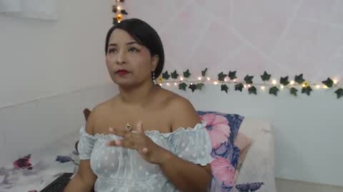 LINA SANCHEZ online show from 10-08-25, 01:20