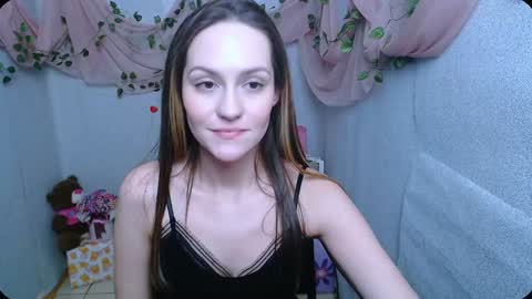 Lina online show from 12-19-24, 09:40
