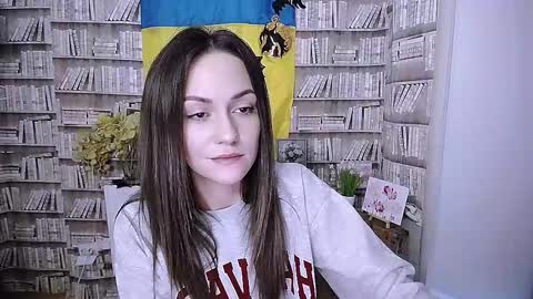 Lina online show from 10-26-25, 08:20