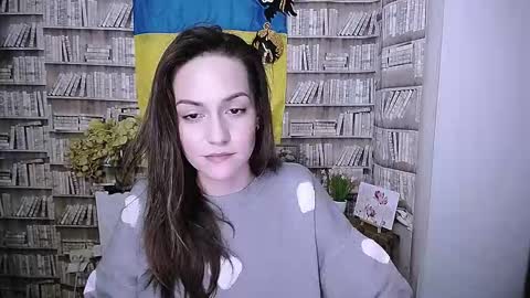 Lina online show from 10-28-25, 08:40