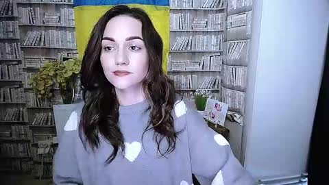 Lina online show from 11-16-25, 07:14