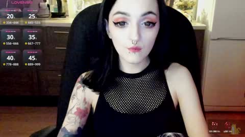 Snapshot of lina_tyaan chatting on 12-30-24, 07:00 Lina 3 1715622743 online show from 12-30-24, 07:00
