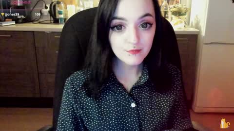 Snapshot of lina_tyaan chatting on 12-31-24, 06:57 Lina 3 1715622743 online show from 12-31-24, 06:57