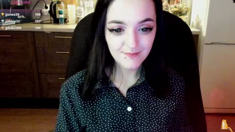 Snapshot of lina_tyaan chatting on 12-31-24, 10:01 Lina 3 1715622743 online show from 12-31-24, 10:01