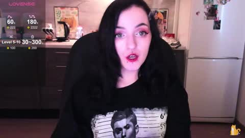 Snapshot of lina_tyaan chatting on 11-11-25, 07:19 Lina 3 1715622743 online show from 11-11-25, 07:19