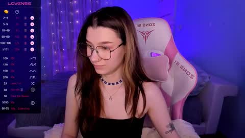 Snapshot of linablossom chatting on 02-17-26, 08:11 Lina online show from 02-17-26, 08:11