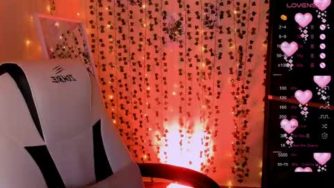 Snapshot of linablossom chatting on 04-08-26, 05:07 Lina online show from 04-08-26, 05:07