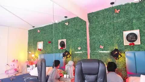 Snapshot of linagh chatting on 12-01-25, 11:59 Lina online show from 12-01-25, 11:59