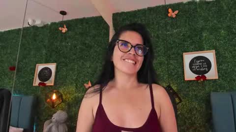 Snapshot of linagh chatting on 02-04-26, 11:38 Lina online show from 02-04-26, 11:38