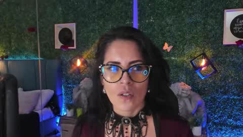 Snapshot of linagh chatting on 02-10-26, 11:47 Lina online show from 02-10-26, 11:47