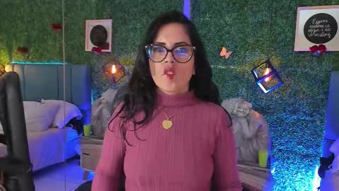 Snapshot of linagh chatting on 02-19-26, 11:39 Lina online show from 02-19-26, 11:39