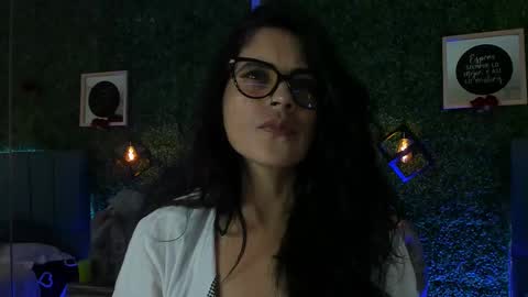 Snapshot of linagh chatting on 02-21-26, 12:17 Lina online show from 02-21-26, 12:17