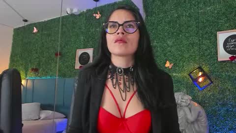 Snapshot of linagh chatting on 02-23-26, 11:29 Lina online show from 02-23-26, 11:29