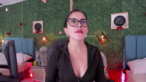 Snapshot of linagh chatting on 02-24-26, 11:30 Lina online show from 02-24-26, 11:30