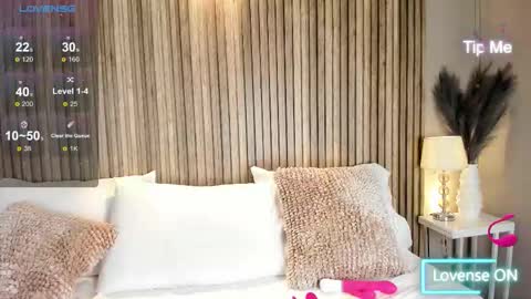 L I N A  online show from 11-11-25, 11:05