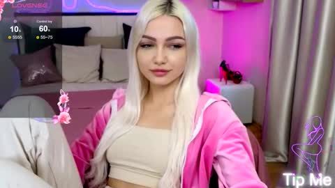 Snapshot of linalirian chatting on 10-15-25, 07:41 I am Lina online show from 10-15-25, 07:41