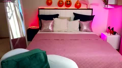 Snapshot of linalirian chatting on 10-26-25, 01:39 I am Lina online show from 10-26-25, 01:39