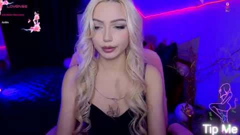 Snapshot of linalirian chatting on 01-31-26, 07:45 I am Lina online show from 01-31-26, 07:45