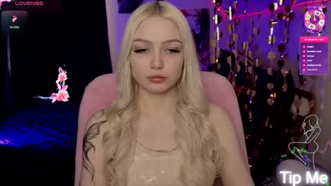 Snapshot of linalirian chatting on 04-06-26, 10:05 I am Lina online show from 04-06-26, 10:05