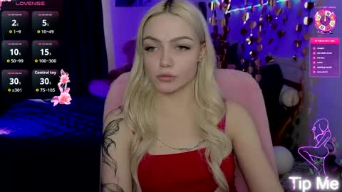 Snapshot of linalirian chatting on 04-15-26, 10:11 I am Lina online show from 04-15-26, 10:11