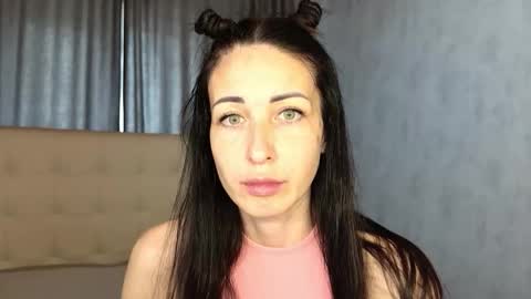 LinaLivee online show from 10-14-25, 06:47