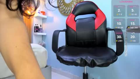 L I N A  online show from 10-14-25, 03:18