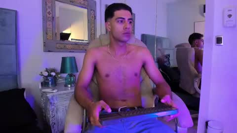 Snapshot of lincon_casttan chatting on 12-16-25, 11:15 lincon_casttan online show from 12-16-25, 11:15